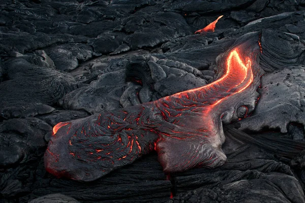 화 염 검은 용암 필드 — 스톡 사진
