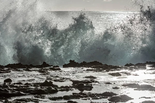 Shorebreak onda de tempestade — Fotografia de Stock