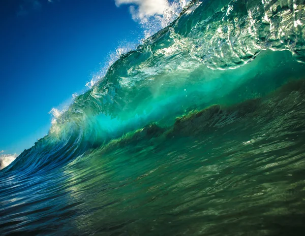 Большая океанская волна — стоковое фото