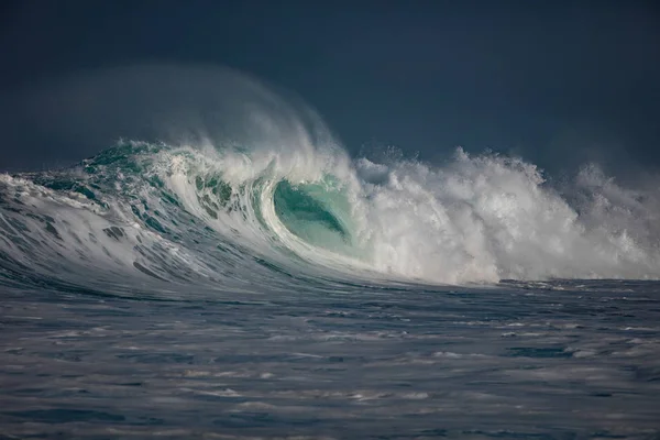 Onda oceânica. Superfície de água do mar áspero — Fotografia de Stock