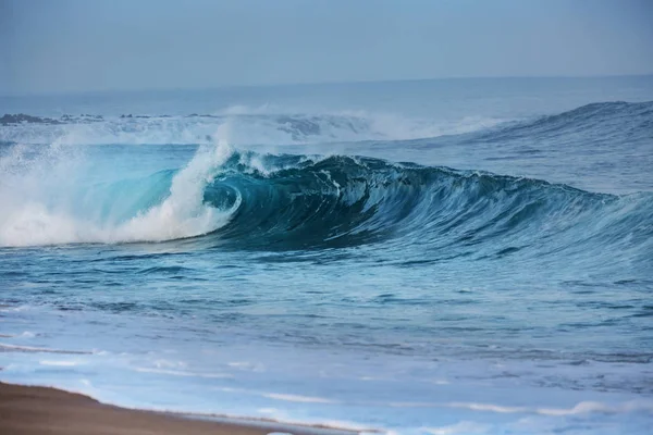Океан хвилі. Розбурхане море, що Вода поверхня — стокове фото