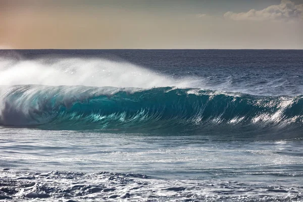 Onda marina con acqua limpida — Foto Stock