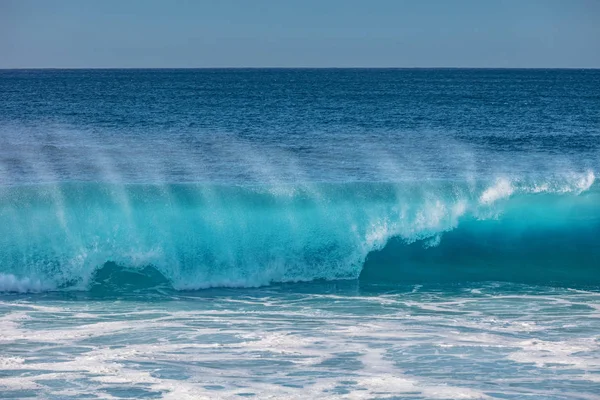 Sea wave with clear water — Stock Photo, Image