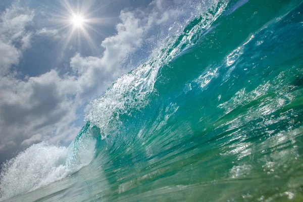 Onda com água do mar claro — Fotografia de Stock