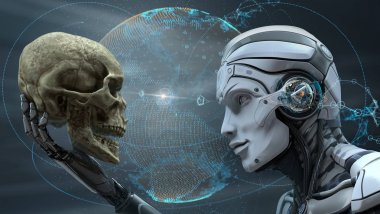 Cyborg watchging insan kafatası elinde tutan