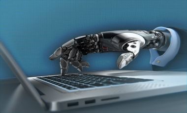 Laptop ile çalışan bir Robot