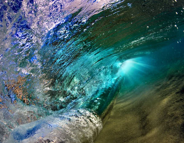 Vista subaquática da onda oceânica — Fotografia de Stock