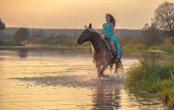 Girl Riding Running Horse Shallow Water River Sunset Background — Stock Photo, Image