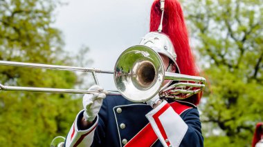 Çeşitli aletler ve windband bir müzik grubu ayrıntıları