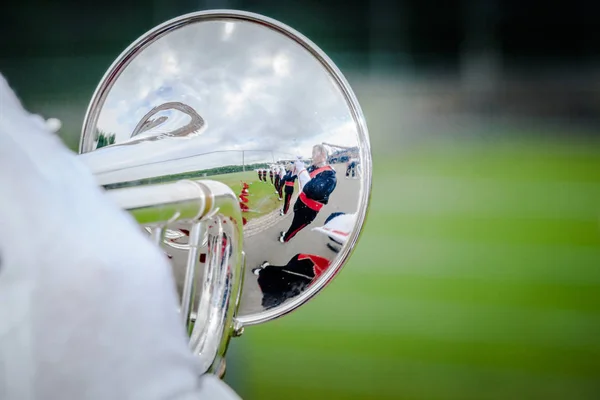 楽器ショーバンド、ファンファーレから私たちの drumband を詳細します。 — ストック写真