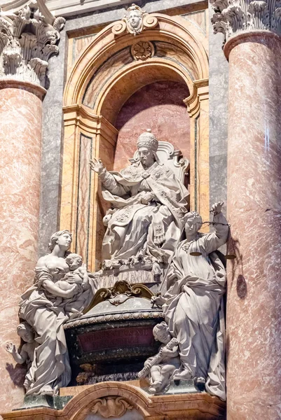 Wnętrze papieskie Bazyliki Świętego Piotra w Watykanie — Zdjęcie stockowe