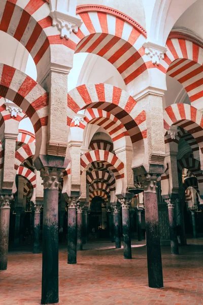 Antigua mezquita situada en la ciudad andaluza de Codoba, España — Foto de Stock