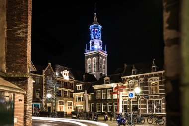 Hollanda'da tarihi şehir gece resimleri
