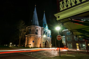 Eski Kent kapısı Cellebroederspoort atmosferik gece fotoğrafı 