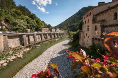 Köprüsü'nden dağ Nehri üzerinde 'rüyalar' Frenc görüntülemek