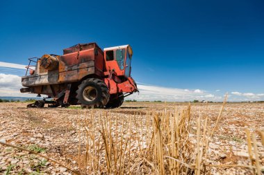 Tahıl işleme için kaza ve yanık traktör