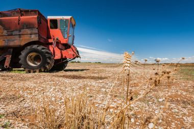Tahıl işleme için kaza ve yanık traktör