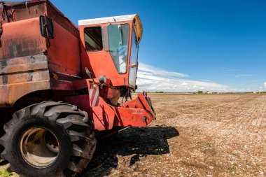 Tahıl işleme için kaza ve yanık traktör