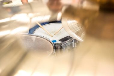 Davulcular. Müzik, insanlar, müzik aletleri ve eğlence c