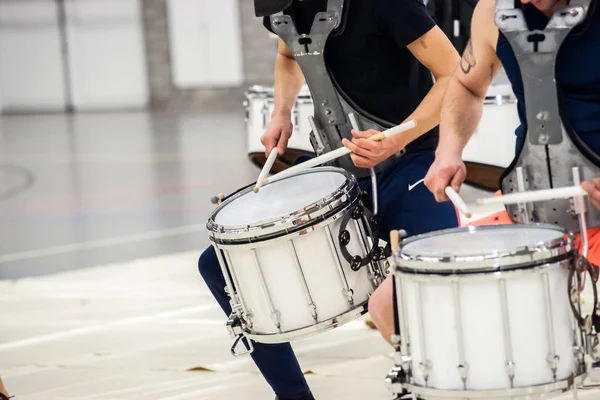 Closeup drummer met een close-up van de snare drum — Stockfoto