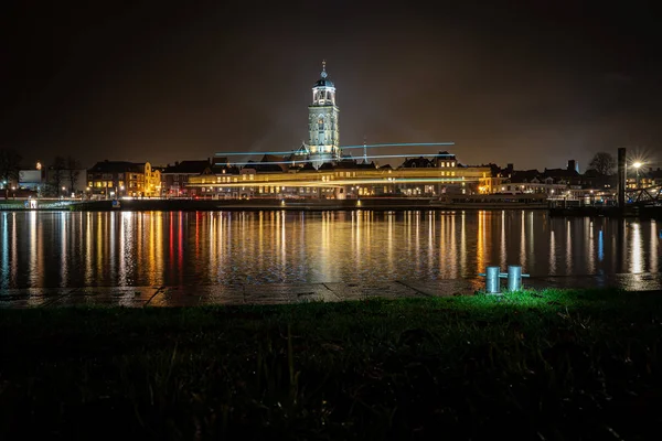 Deventer, Hollandia, holland város éjszaka, Overijssel — Stock Fotó