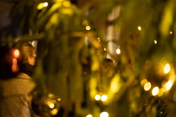 Szczegóły choinki podczas jarmarku Bożego Narodzenia — Zdjęcie stockowe