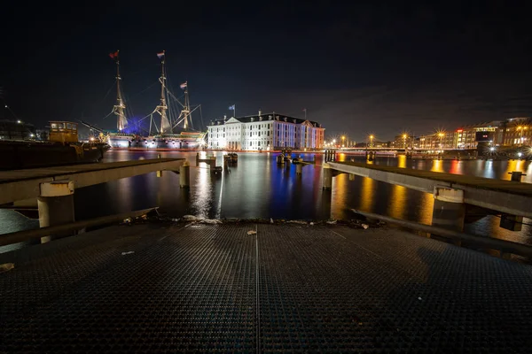 Het Scheepvaartmuseum (Nemzeti Tengerészeti Múzeum) Amszterdamban, — Stock Fotó