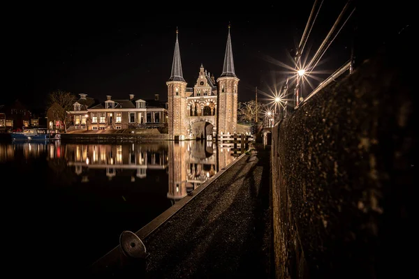 フリジア市の歴史的中心部にある旧市街の水の門スニーク フリースラント 2020 オランダ — ストック写真