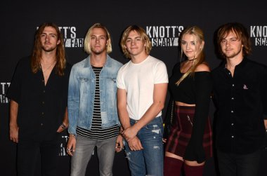 2016 Knott's korkutucu grubun siyah halı Event'de R5