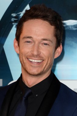 aktör Simon Quarterman