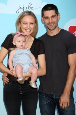 Justin Gaston aktör ve ailesi 