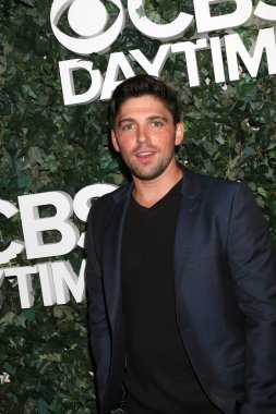 aktör Robert Adamson