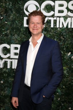 aktör Jonathan Mangum