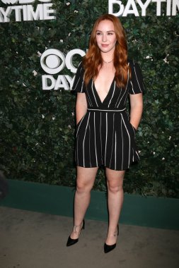 Aktris Camryn Grimes