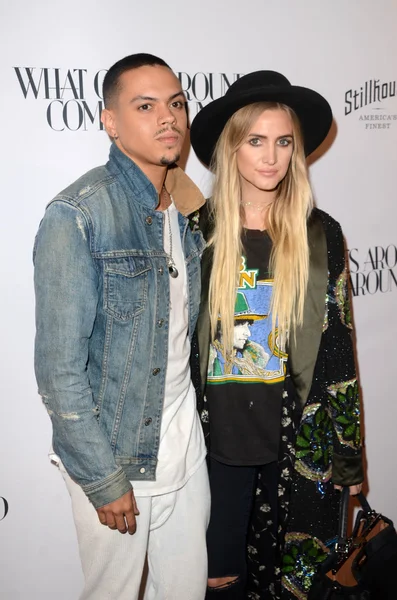 Actores Evan Ross y Ashlee Simpson — Foto de Stock