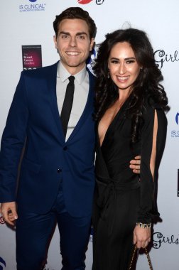 Colt Prattes, Angelina Prattes