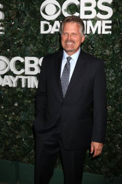 aktör Robert Newman