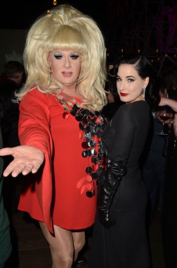 Bayan Tavşan, Dita Von Teese