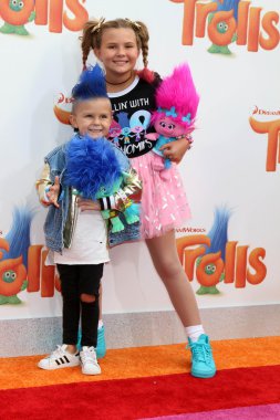 Hazar Slyfox, Jaedyn Skyfox