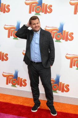 aktör James Corden
