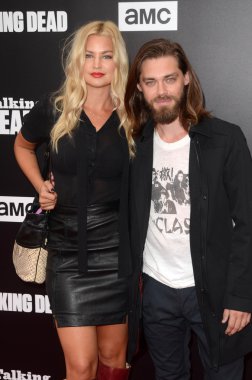 Jennifer Akerman, Tom Payne