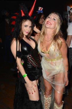 Erika Jordan, Dasha Guilliam