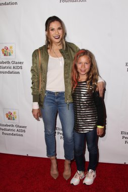 Allison Holker, Weslie Fowler