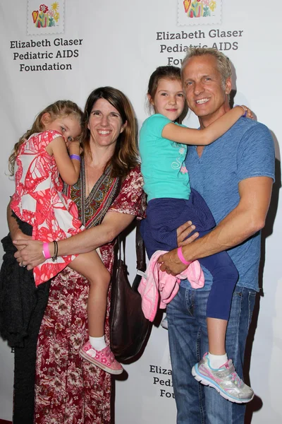 Mandy Fabian, Patrick Fabian, Abbey Ray Fabian, Delilah Grace Fabian — Stock Photo, Image