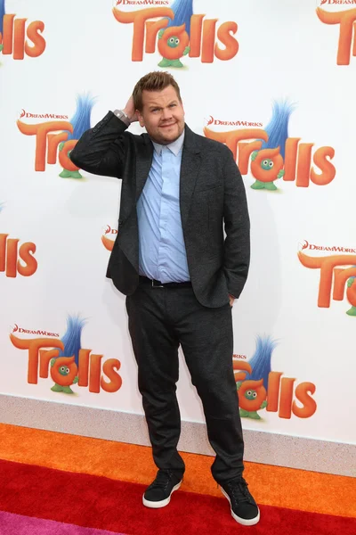 aktör James Corden