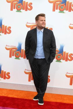 aktör James Corden