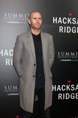 aktör Oliver Trevena