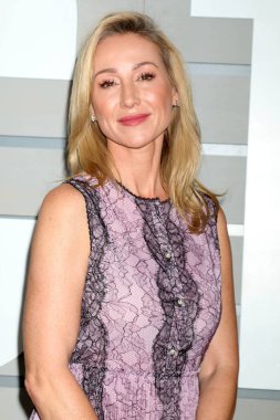 aktris Belinda Stronach