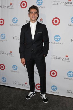 Katılan Eva Longoria Foundation yemekte