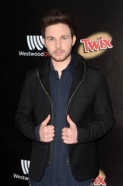 ünlü Aj, Westwood bir sahne arkasında